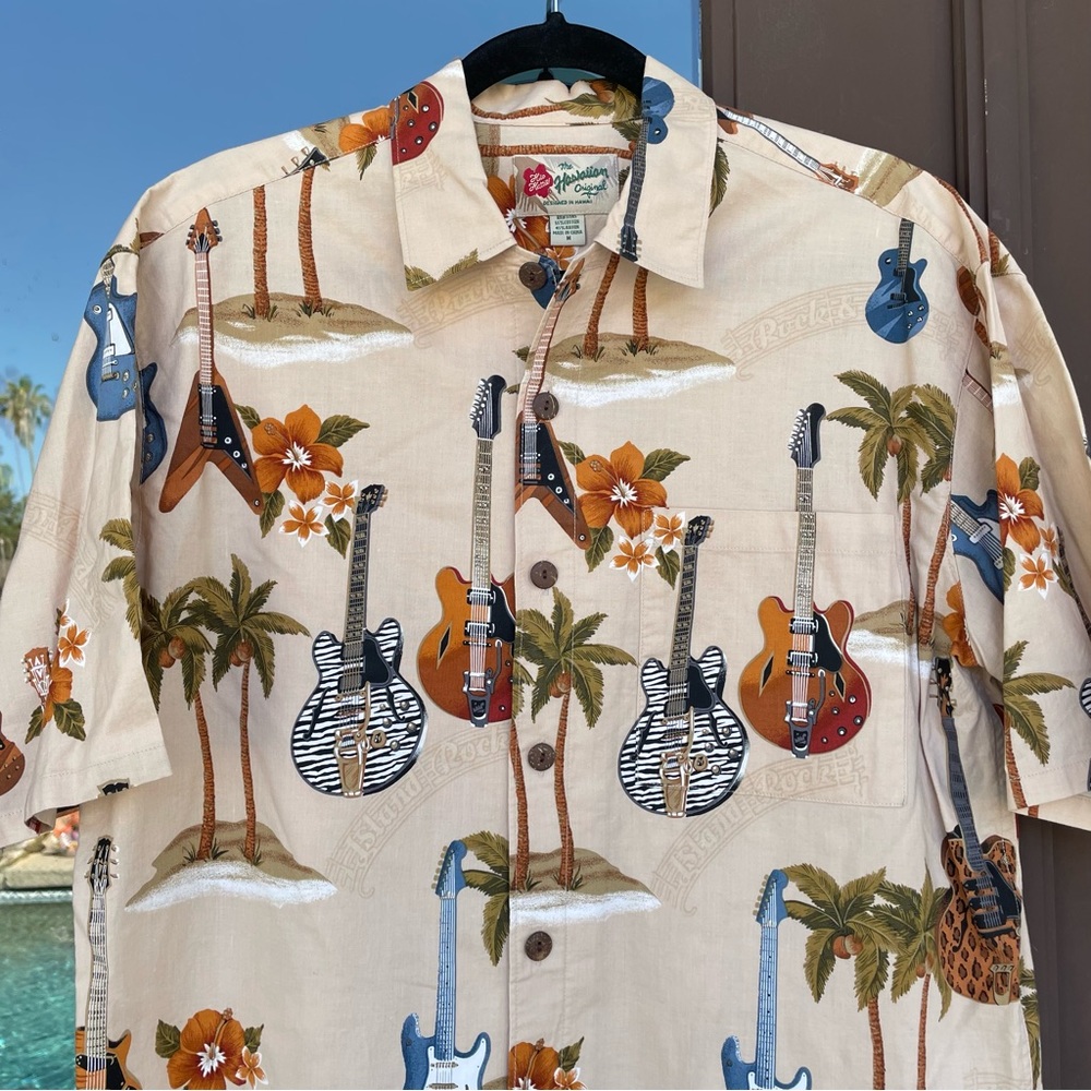 Hilo Hattie Island Rock Guitar+Floral Hawaiian Camp Shirt M